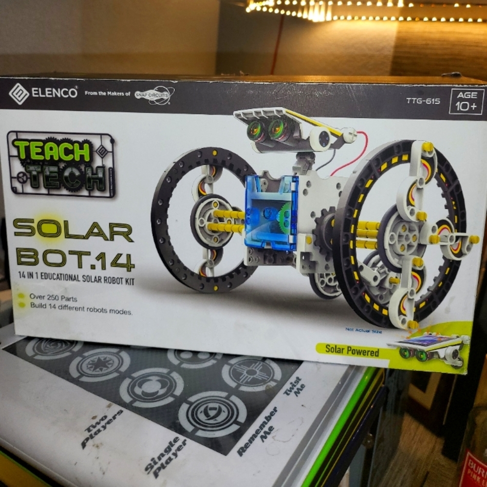 Elenco® Teach Tech™ SolarBot.14 Robot Kit